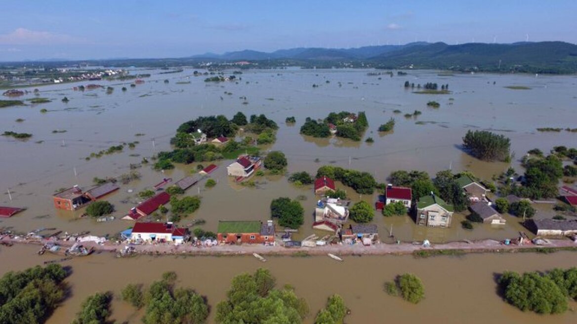 Τρομακτική η κατάσταση στην Κίνα: Τουλάχιστον 42 νεκροί από τις πλημμύρες